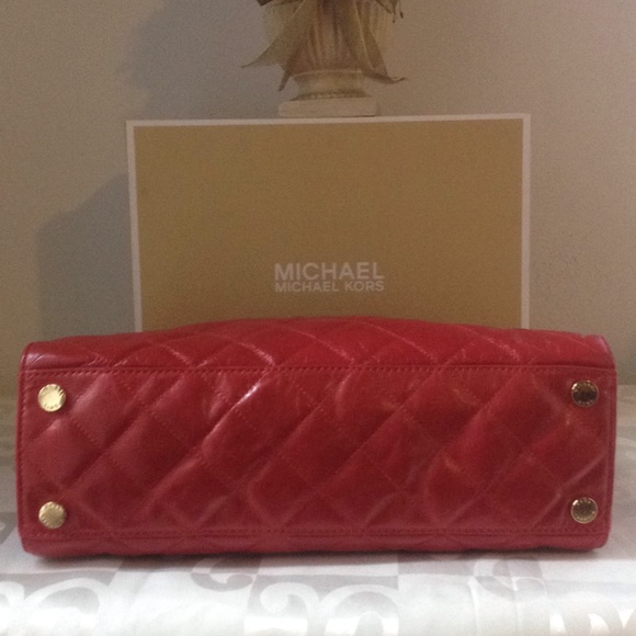 MK SUSSANAH QUILTED RED 👠QUILTED TOTE - Picture 4 of 8